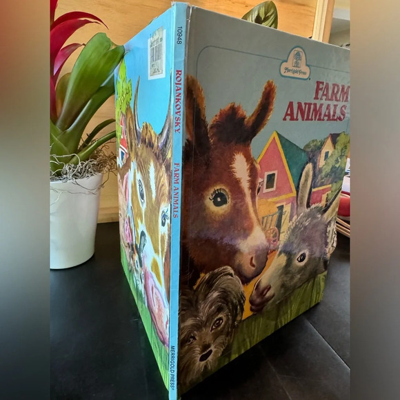 VINTAGE 1991 Farm Animals Children’s Illustrated Hardcover Book - Picture 4 of 13